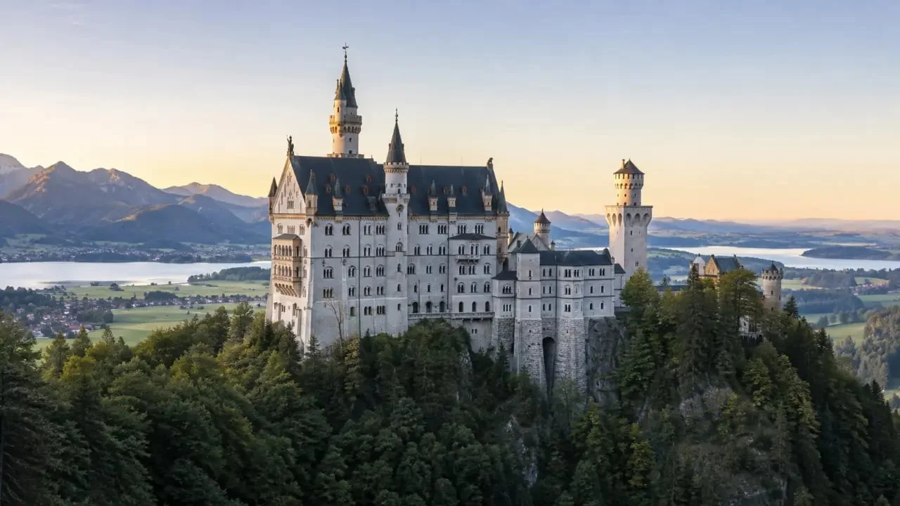 Château de Louis II de Bavière, Neuschwanstein dans les Alpes bavaroises